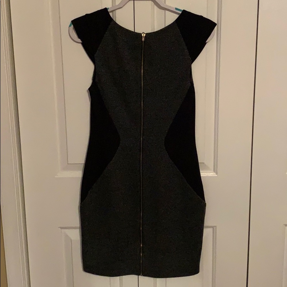 Express dress - Picture 6 of 8
